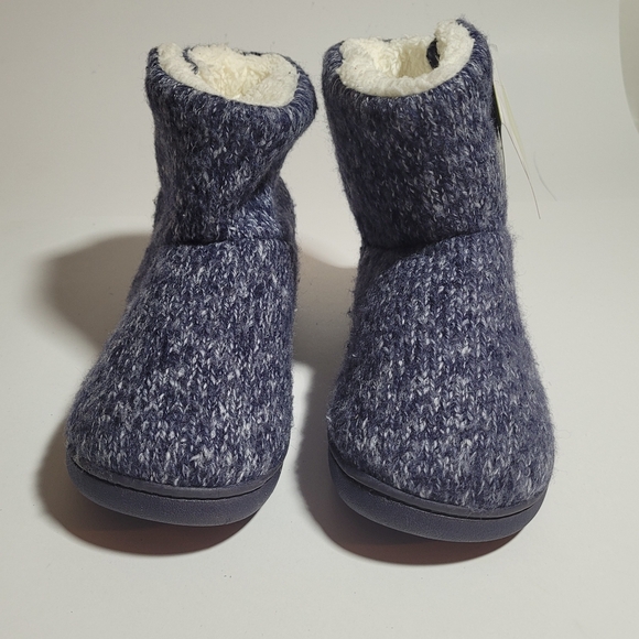 Size small 5/6. Bootie slippers with memory foam - Picture 10 of 11